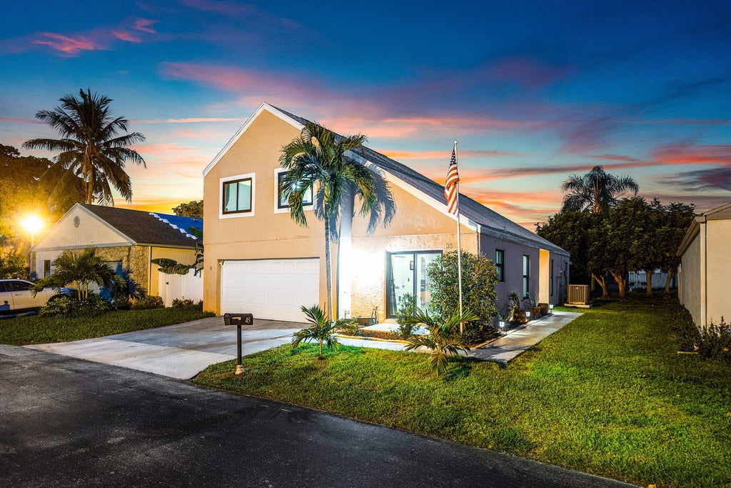 Photo of 45 Paxford Lane, Boynton Beach, FL 33426 (MLS # R11126663)