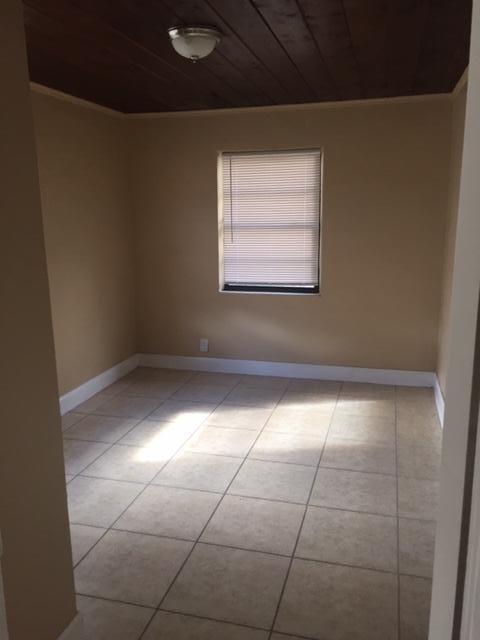 ROOSEVELT ESTATES - Residential Lease