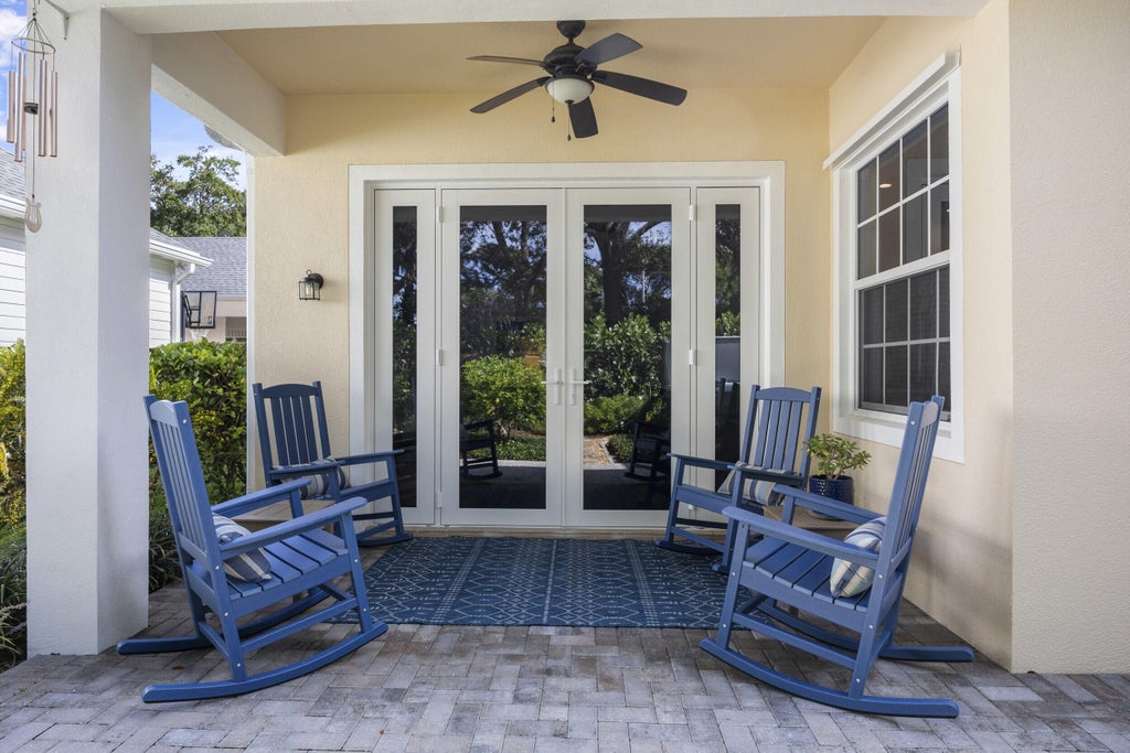 Photo of 512 Sweet Bay Circle, Jupiter, FL 33458 (MLS # R11018349)