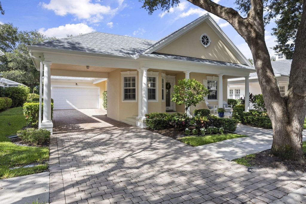 Photo of 512 Sweet Bay Circle, Jupiter, FL 33458 (MLS # R11018349)