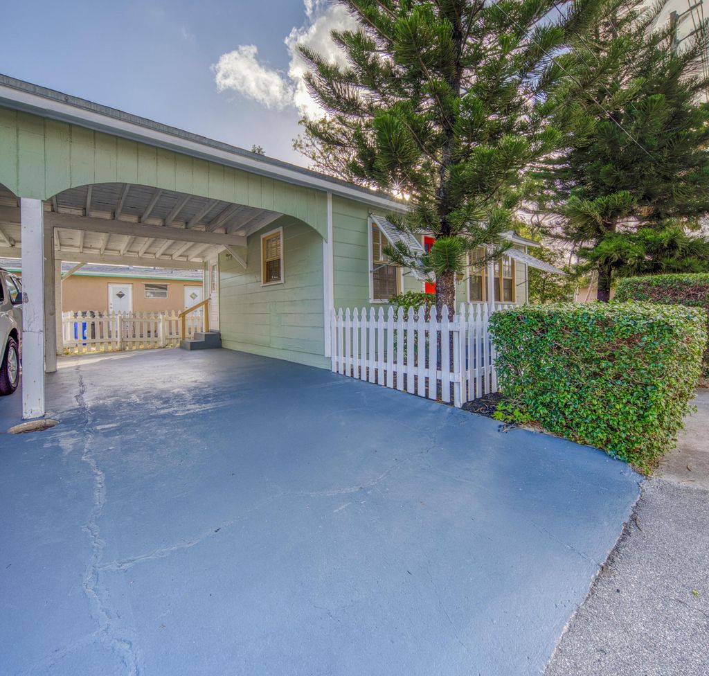 Photo of 1315 2nd Avenue S #(aka 13132), Lake Worth Beach, FL 33460 (MLS # B26001926)