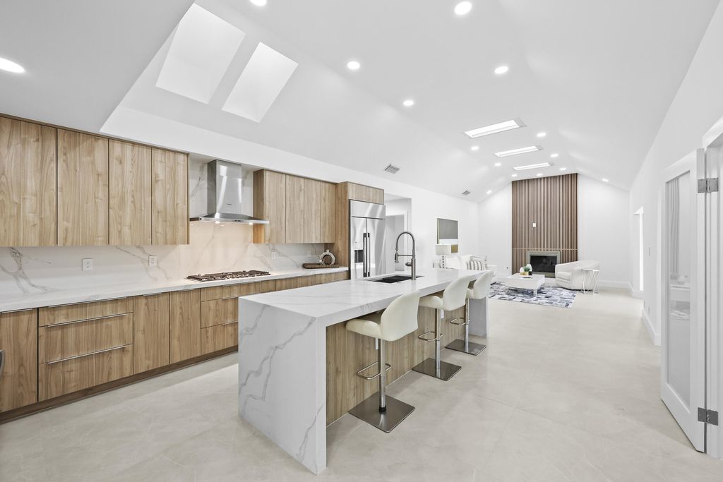 Photo of 7571 Estrella Circle, Boca Raton, FL 33433 (MLS # B26025472)