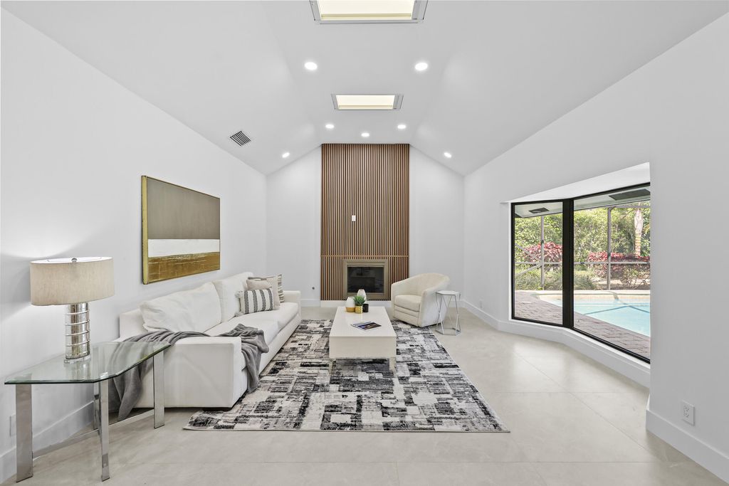 Photo of 7571 Estrella Circle, Boca Raton, FL 33433 (MLS # B26025472)