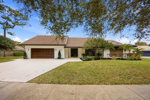 Tiny photo for 7571 Estrella Circle, Boca Raton, FL 33433 (MLS # B26025472)