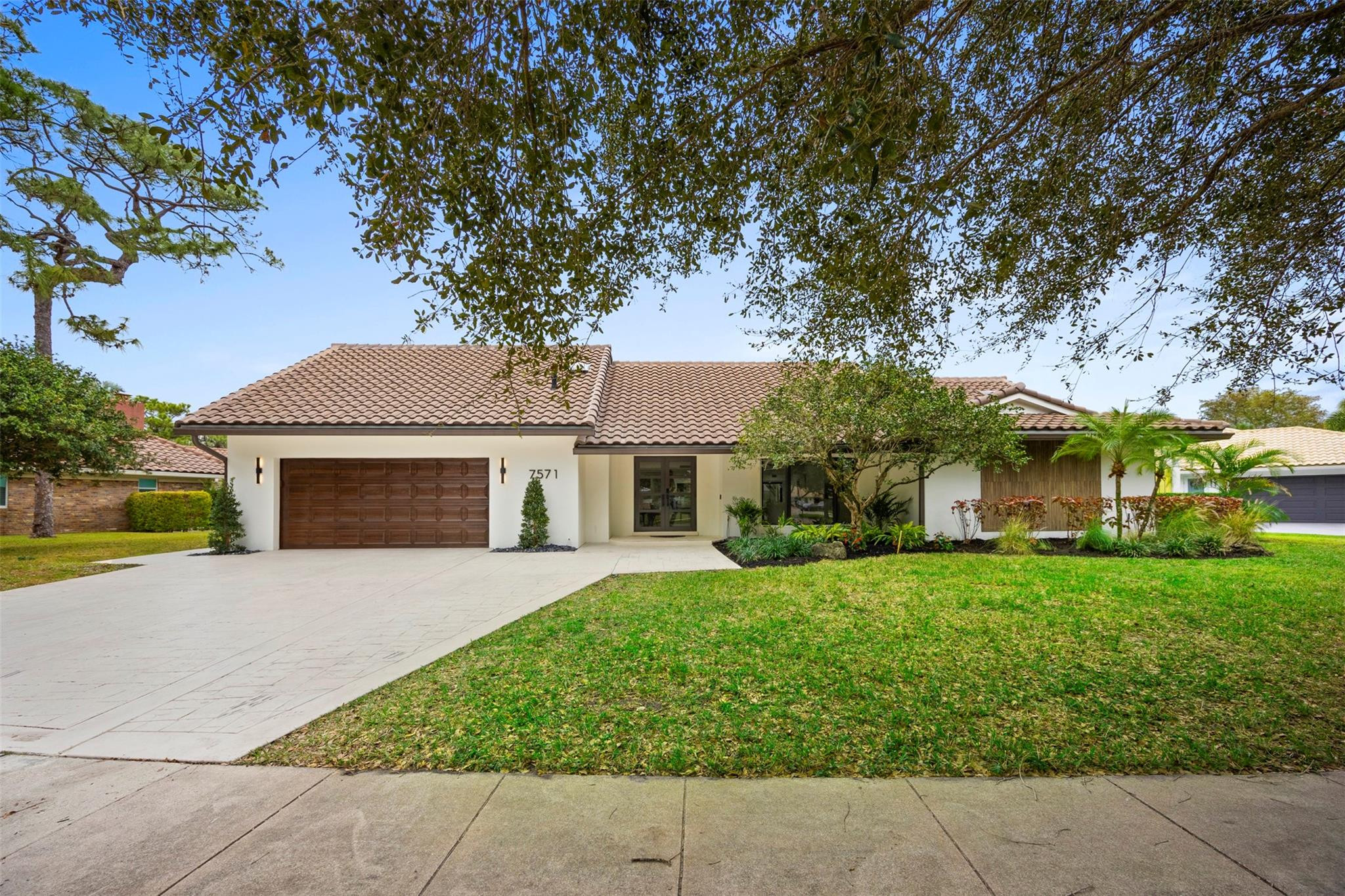 ESTANCIA IV OF VIA VERDE - Residential