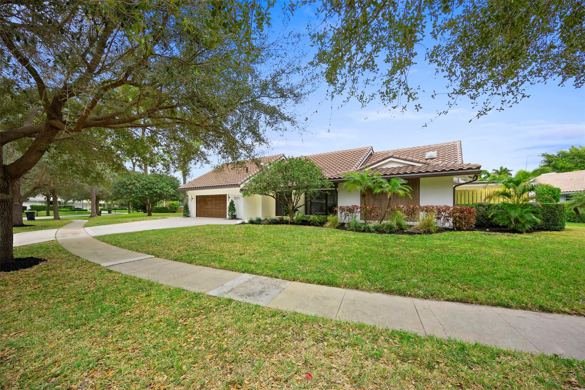 ESTANCIA IV OF VIA VERDE - Residential