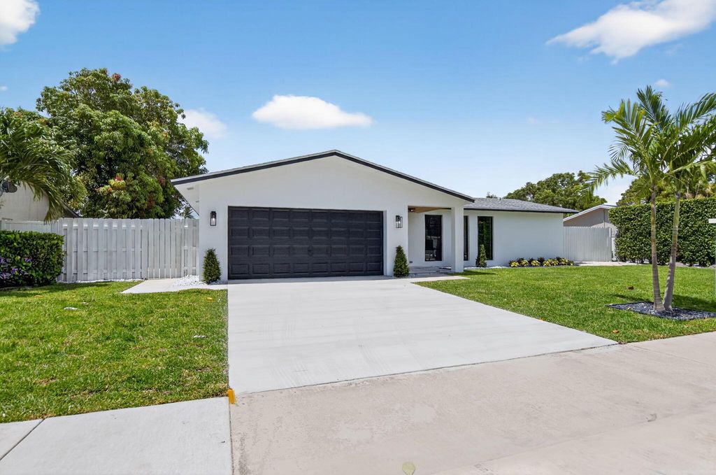 Photo of 1780 SW 9th Street, Boca Raton, FL 33486 (MLS # R11102220)