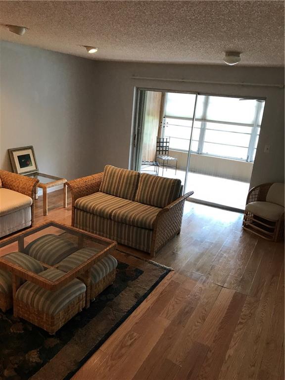 GOLDEN LAKES VILLAGE COND - Residential