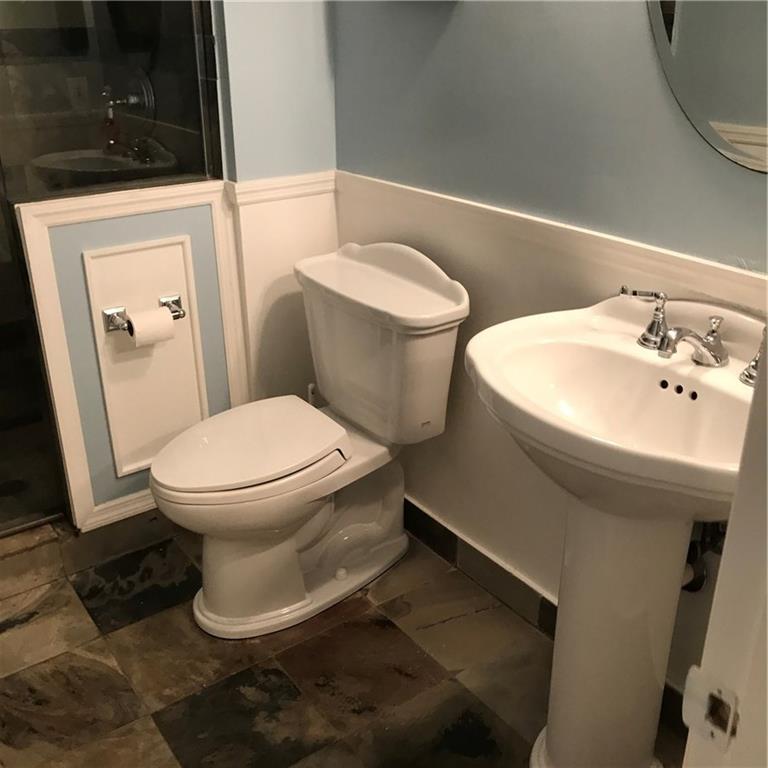 GOLDEN LAKES VILLAGE COND - Residential