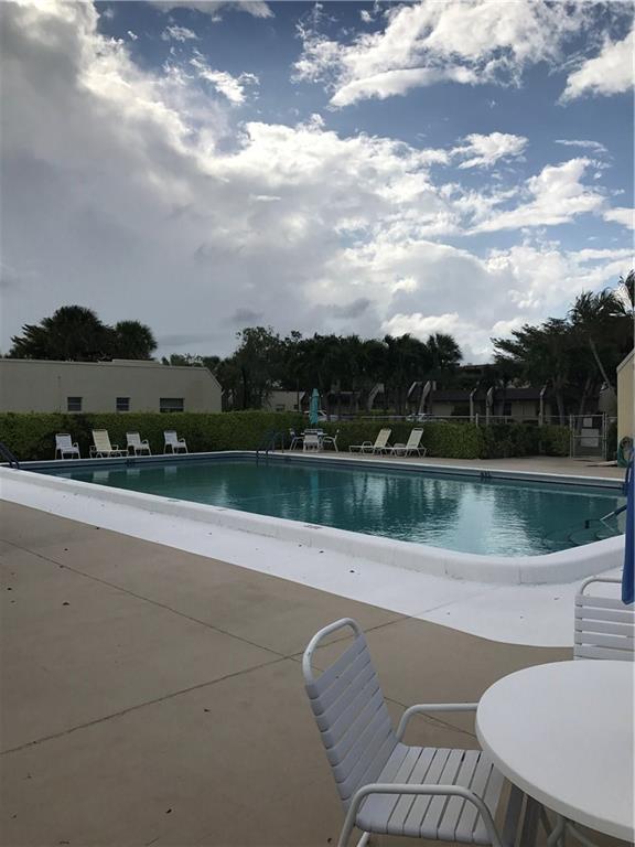 GOLDEN LAKES VILLAGE COND - Residential
