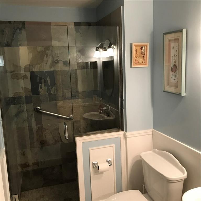 GOLDEN LAKES VILLAGE COND - Residential