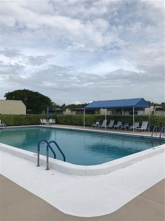 GOLDEN LAKES VILLAGE COND - Residential