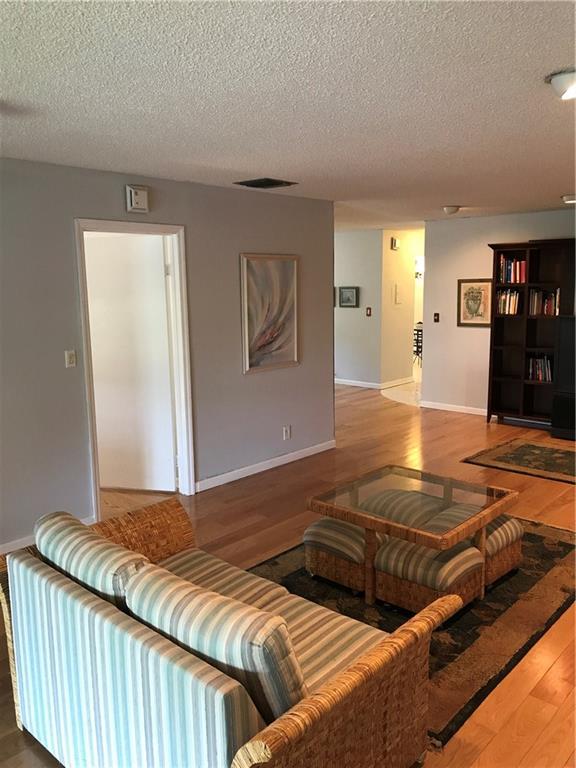 GOLDEN LAKES VILLAGE COND - Residential
