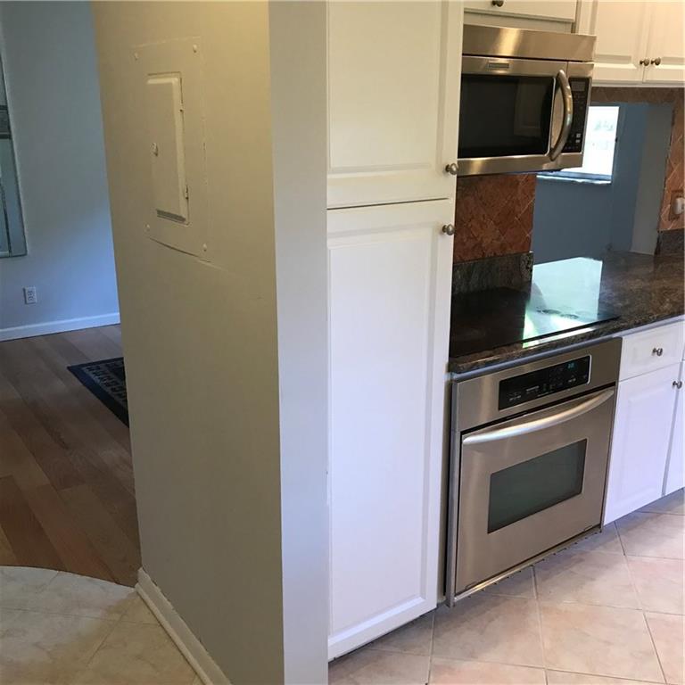 GOLDEN LAKES VILLAGE COND - Residential