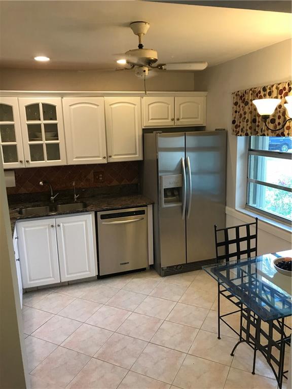 GOLDEN LAKES VILLAGE COND - Residential