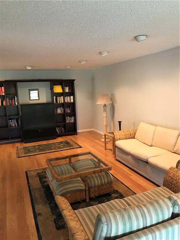 GOLDEN LAKES VILLAGE COND - Residential