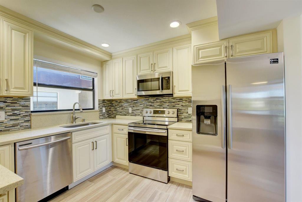 KINGS POINT CAPRI CONDOS - Residential Lease