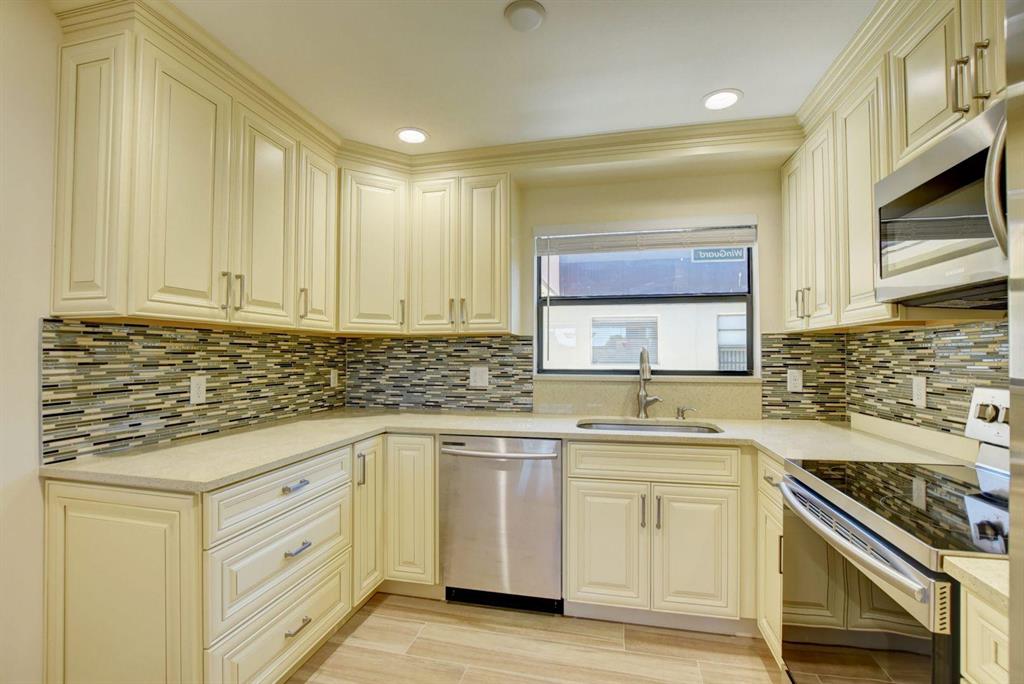 KINGS POINT CAPRI CONDOS - Residential Lease