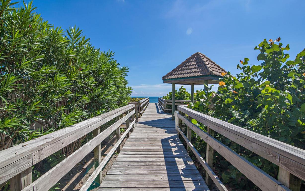 OCEANFRONT AT JUNO BEACH COND - Residential