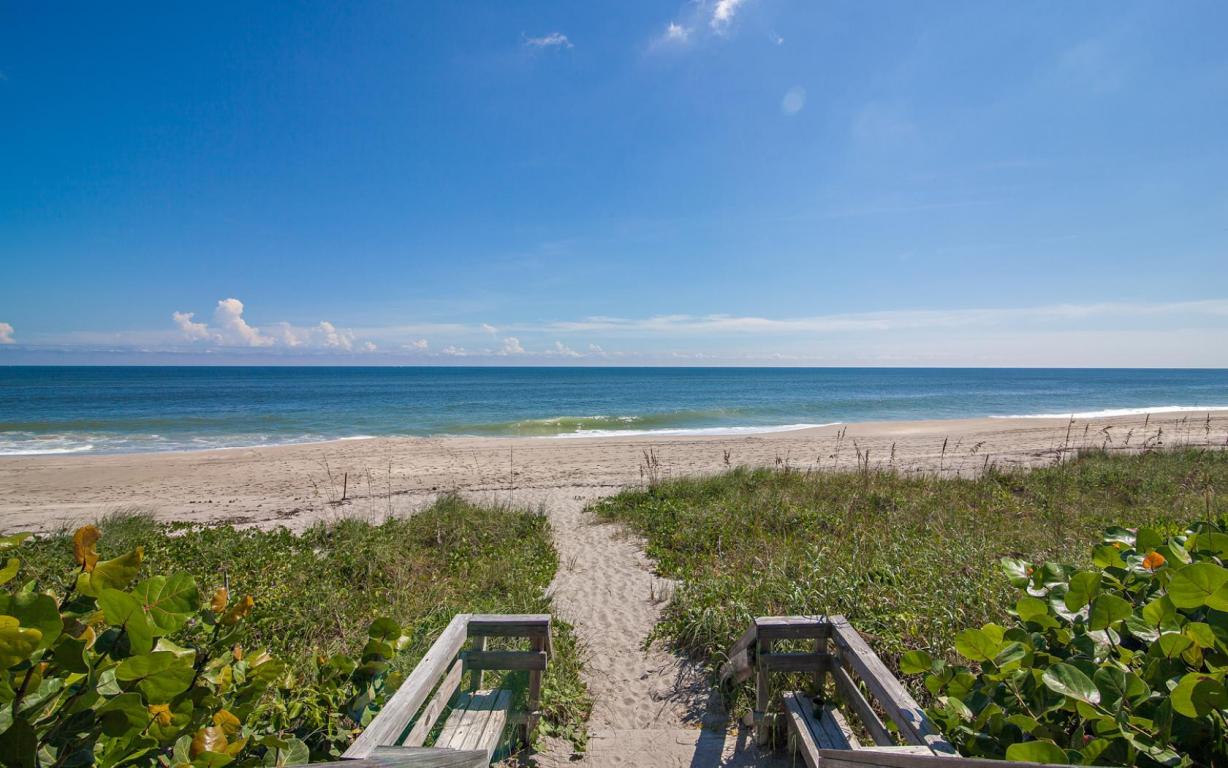 OCEANFRONT AT JUNO BEACH COND - Residential