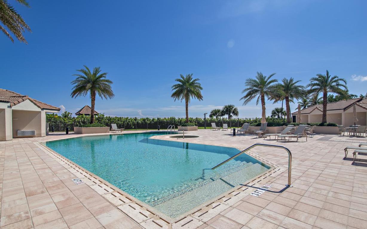 OCEANFRONT AT JUNO BEACH COND - Residential