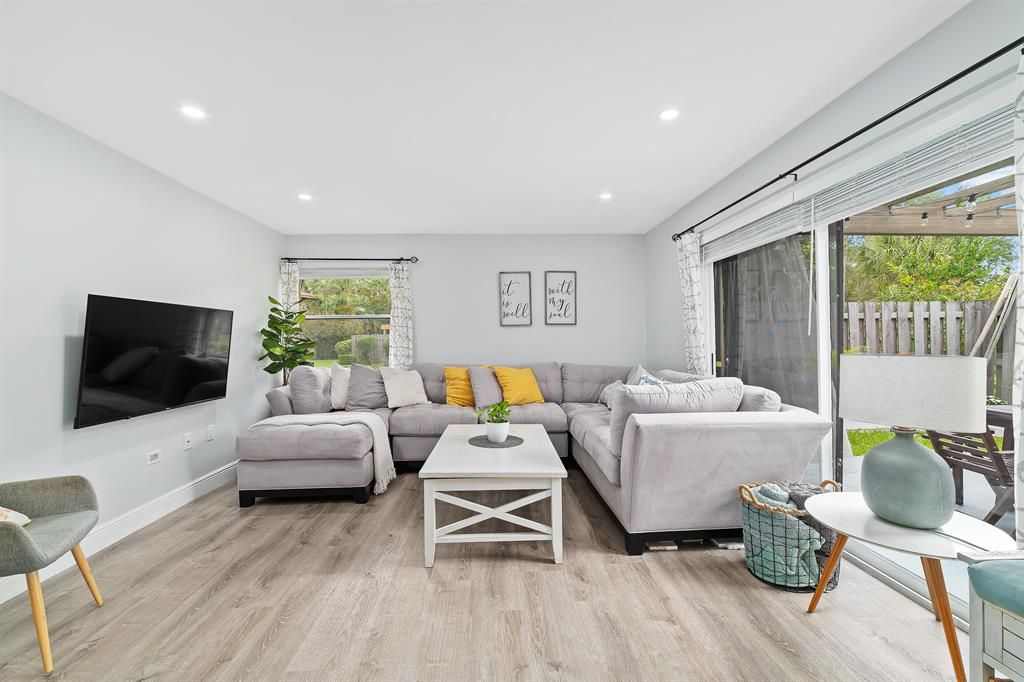 Photo of 3132 SW 20th Terrace #12b, Delray Beach, FL 33445 (MLS # R10729631)