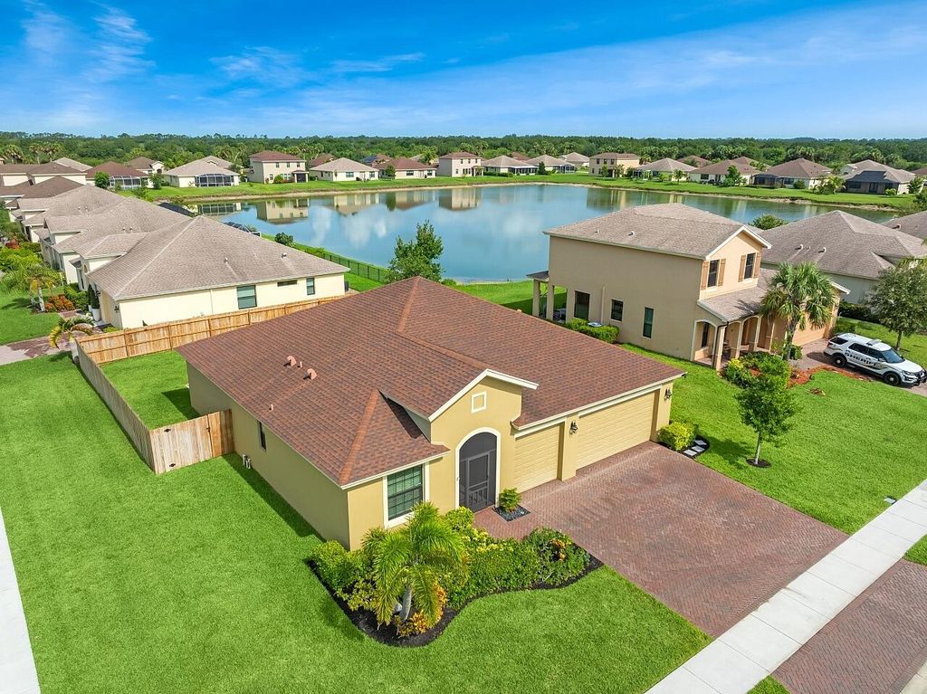 Photo of 1075 N Verona Trace Drive, Vero Beach, FL 32966 (MLS # R11107178)