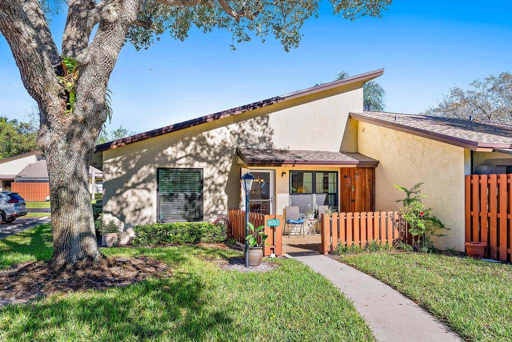 Photo of 8003 SE Villa Circle, Hobe Sound, FL 33455 (MLS # R10956138)