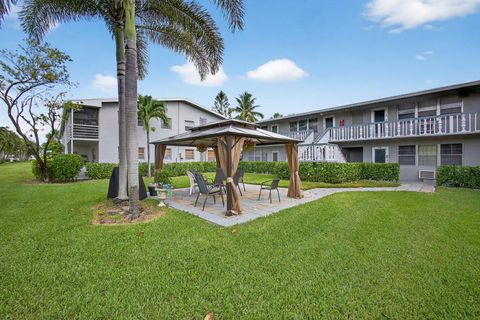 Photo of 386 Sheffield P, West Palm Beach, FL 33417 (MLS # R11153419)