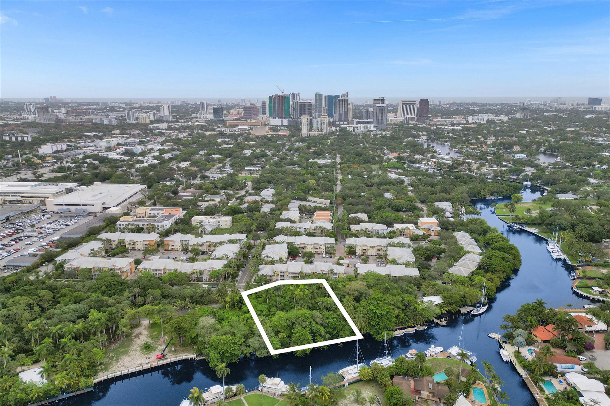 SAILBOAT BEND - Land