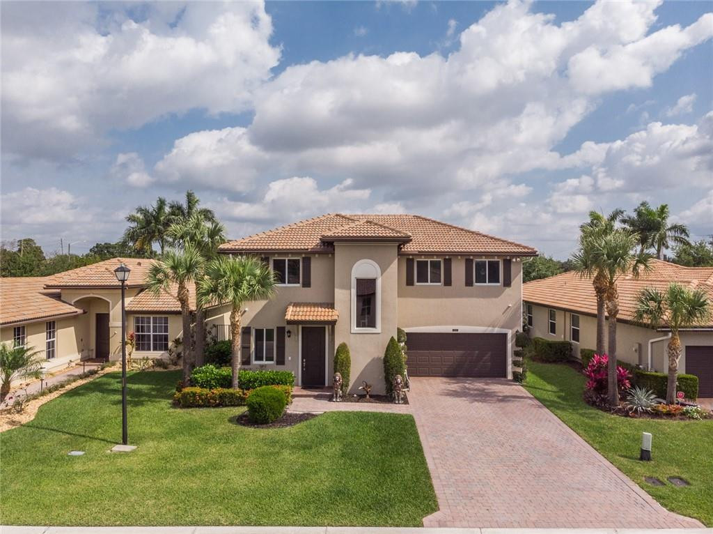 Vista Lago - Residential