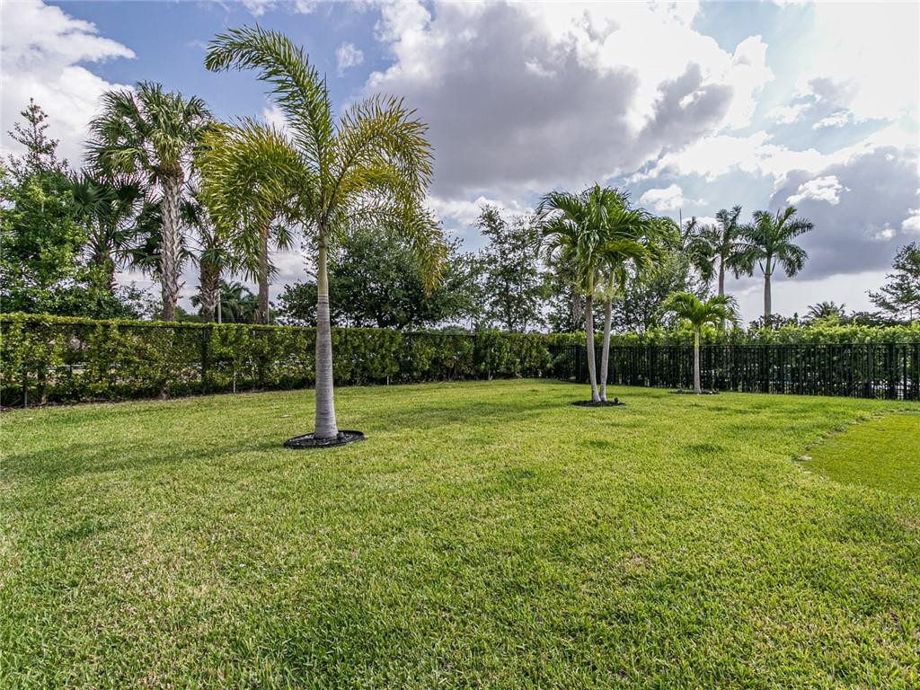 Vista Lago - Residential