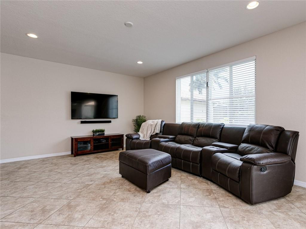 Vista Lago - Residential