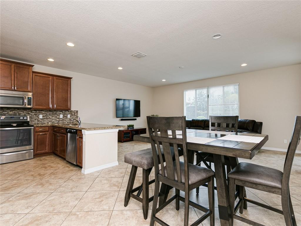 Vista Lago - Residential