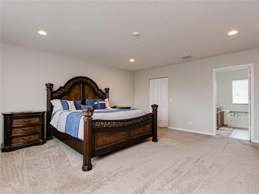 Vista Lago - Residential