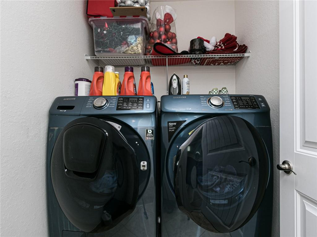 Vista Lago - Residential