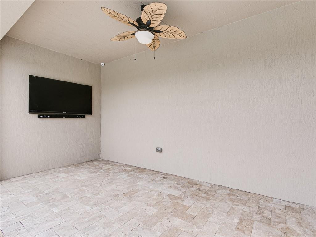 Vista Lago - Residential