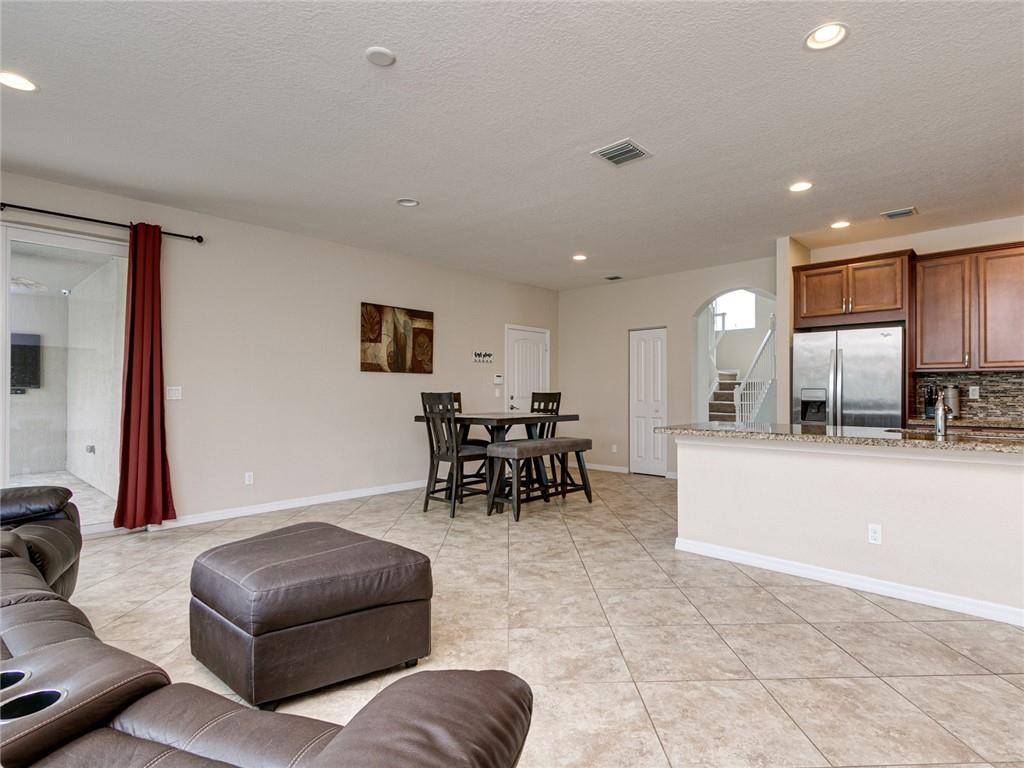 Vista Lago - Residential