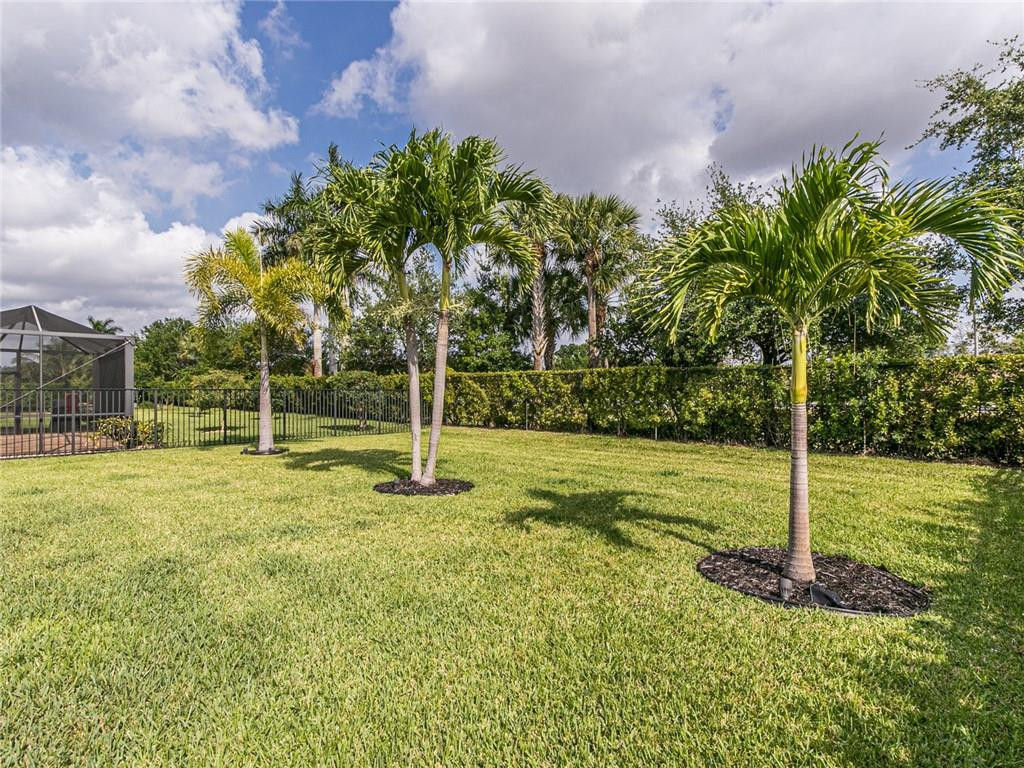 Vista Lago - Residential