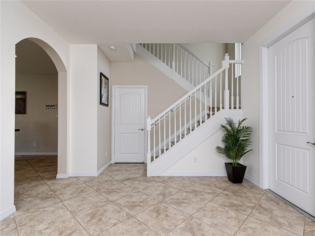 Vista Lago - Residential