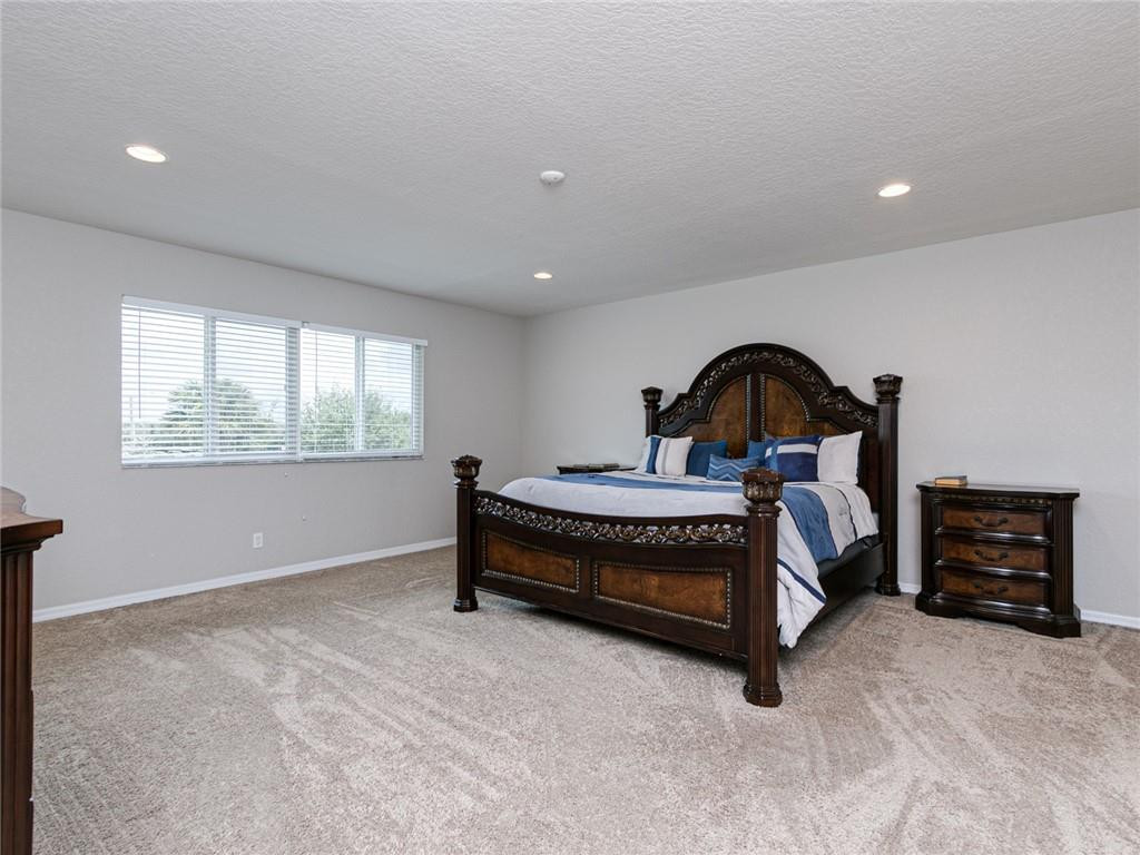 Vista Lago - Residential