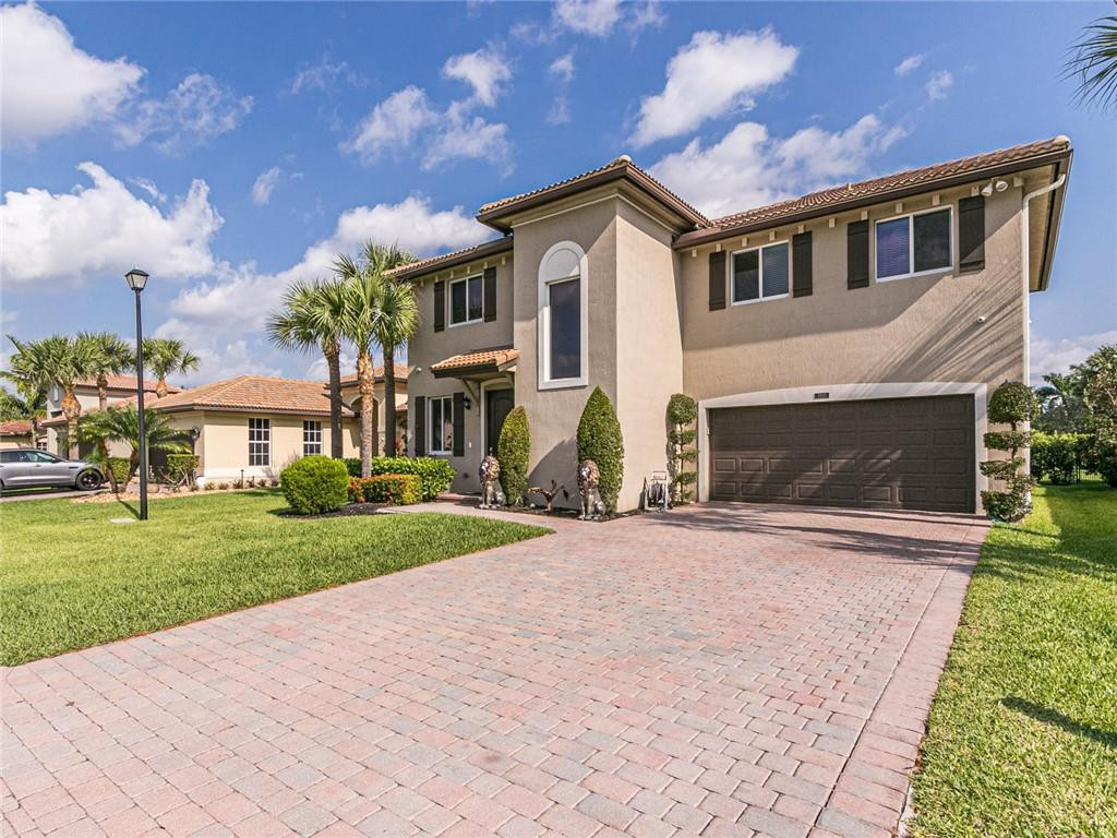 Vista Lago - Residential