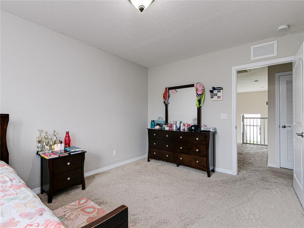 Vista Lago - Residential