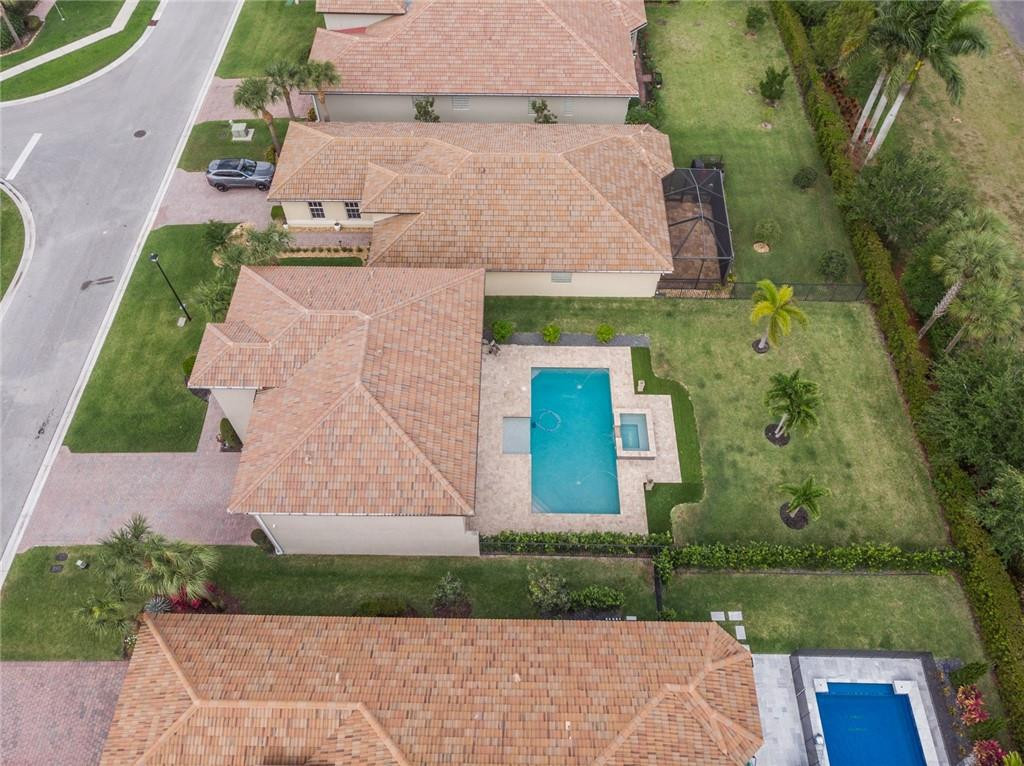Vista Lago - Residential