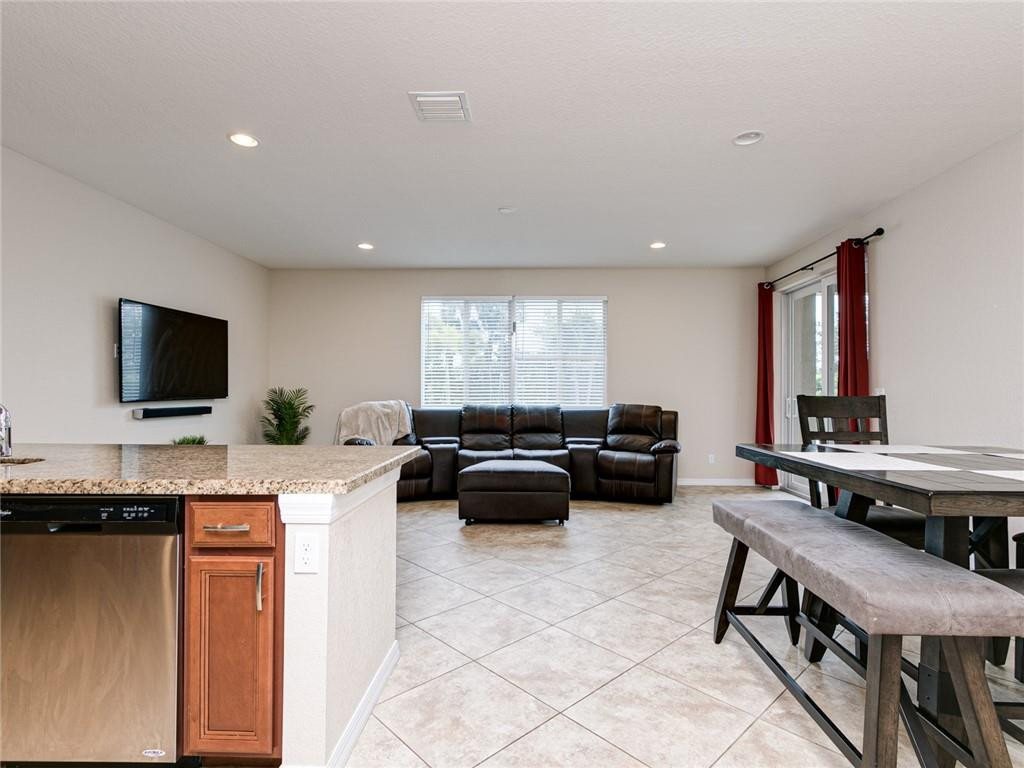 Vista Lago - Residential