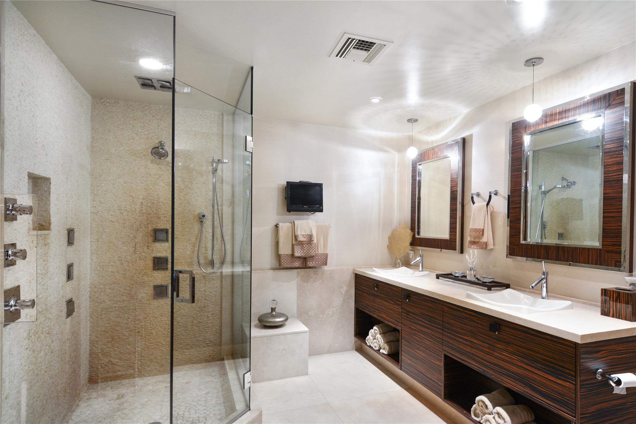 Ritz Carlton - Residential