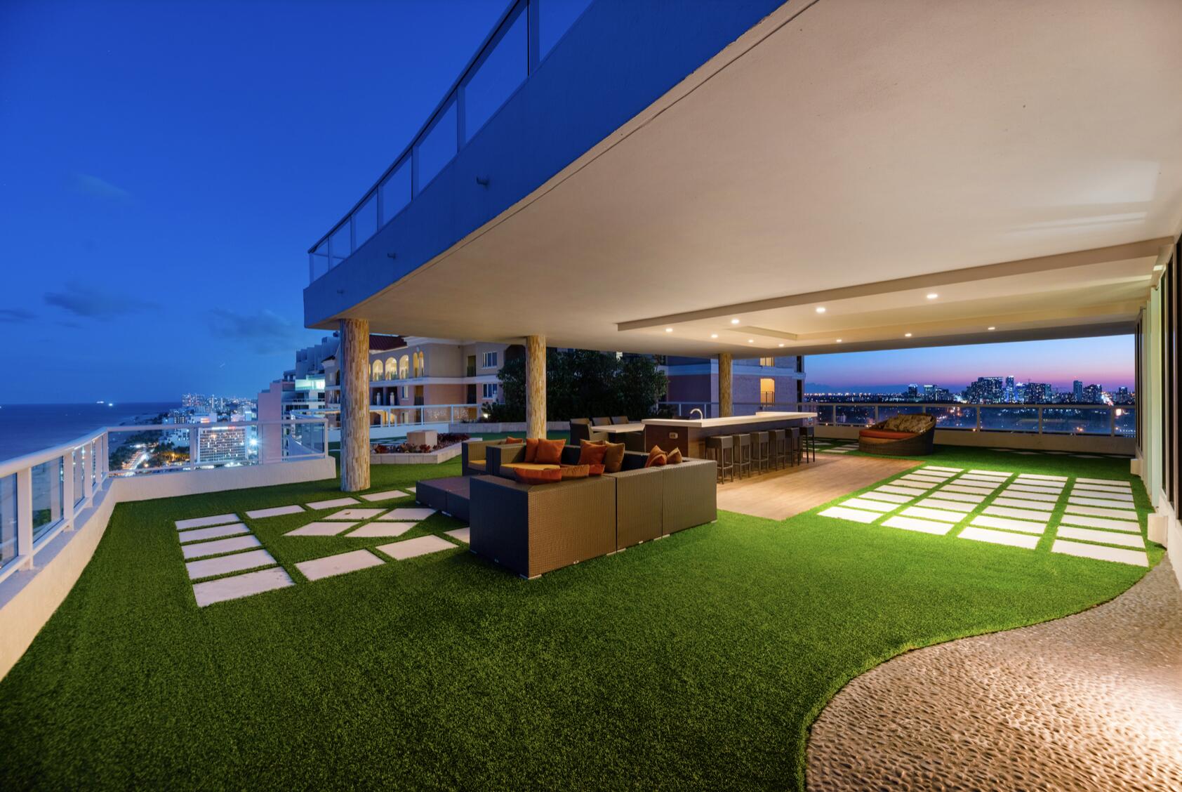 Ritz Carlton - Residential