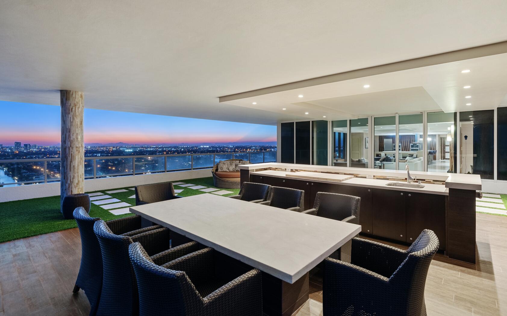 Ritz Carlton - Residential