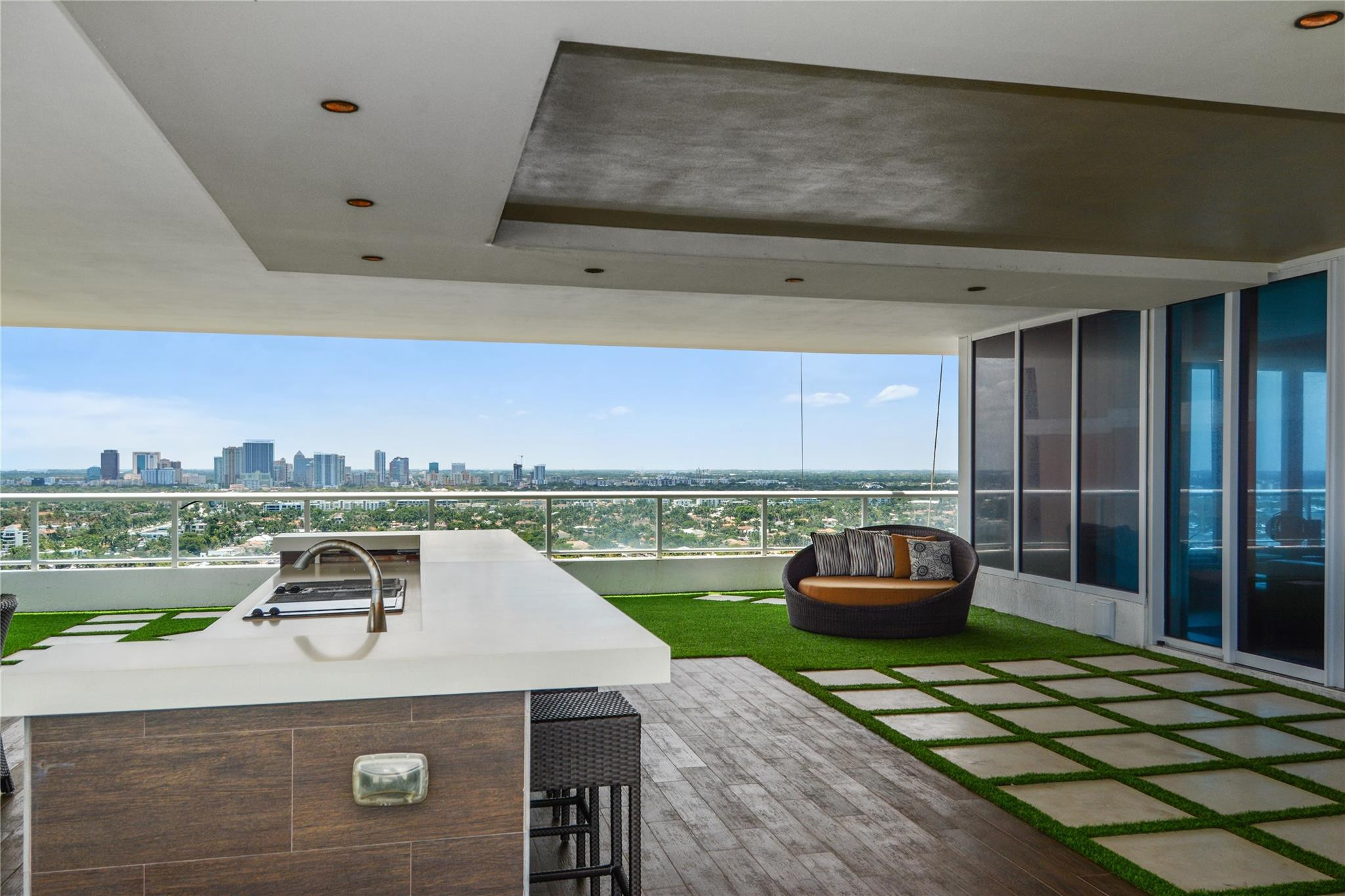 Ritz Carlton - Residential