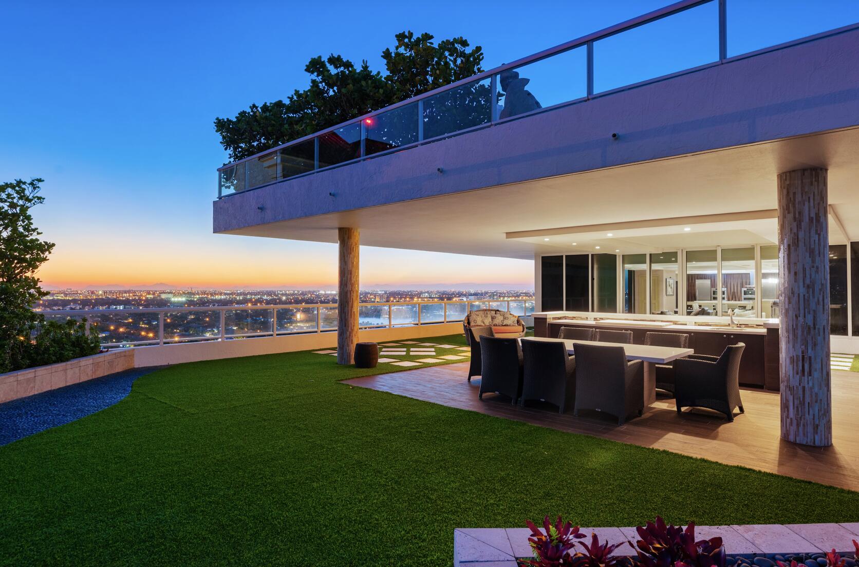 Ritz Carlton - Residential